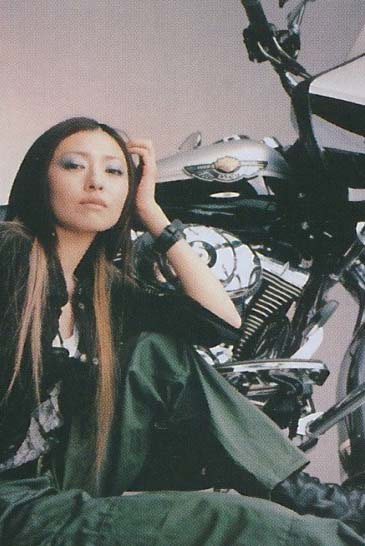 完全版 バイクに乗っている女性芸能人１8選 Paseri